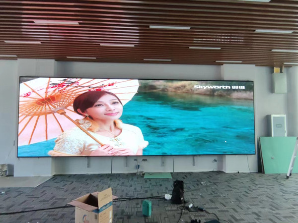 天桥P1.53led小间距屏安装案例